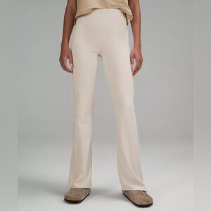 Lululemon Softstreme ribbed zip flared pant in white opal size 4